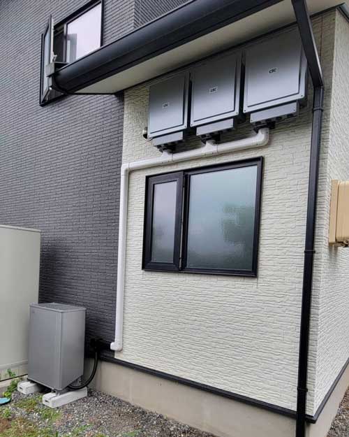 晴れている日であれば殆ど電気を購入しなくて済んでいるのでとても満足しています